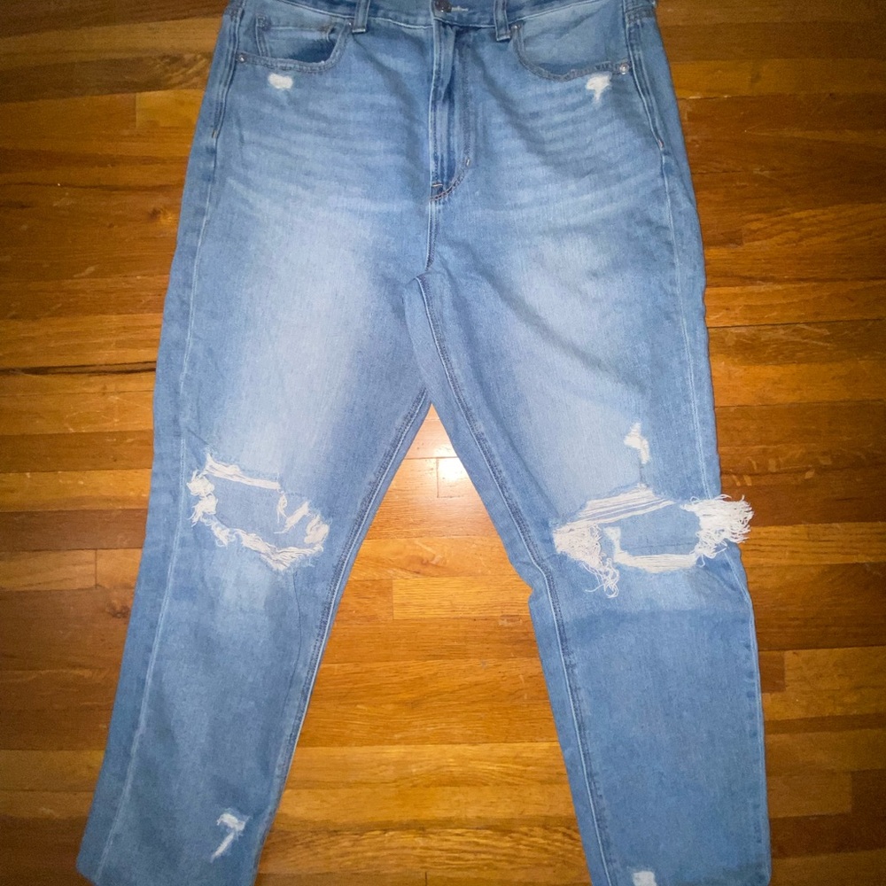 American Eagle Outfitters Light Blue Boyfriend Jeans